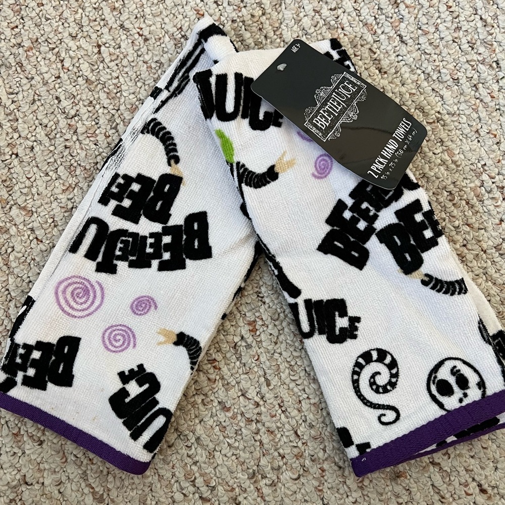 NWT ! Beetlejuice Themed Hand Towels